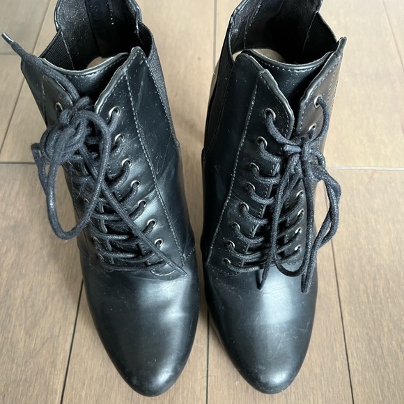 Zara Booties lugged sole - Picture 2 of 5
